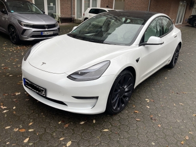 Tesla Model 3 Performance AWD