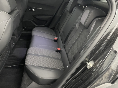 Peugeot e-2008 136 ch GT
