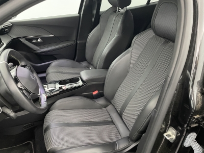 Peugeot e-2008 136 ch GT
