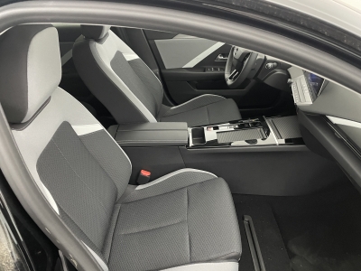 Opel Astra 156 ch & Batterie 54 kWh