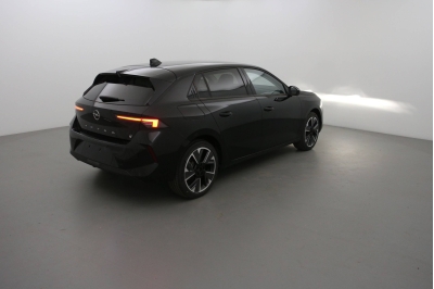 Opel Astra 156 ch & Batterie 54 kWh