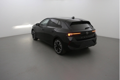 Opel Astra 156 ch & Batterie 54 kWh