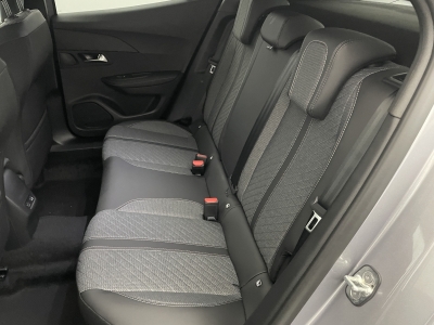 Peugeot 2008 NOUVEAU Hybrid 136 e-DCS6 Allure