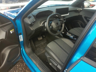 Peugeot 2008 NOUVEAU PureTech 130 S&S EAT8 Allure