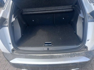 Peugeot 2008 NOUVEAU PureTech 130 S&S EAT8 Allure