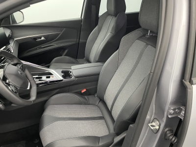Peugeot 5008 Hybrid 136 e-DCS6 Allure Pack