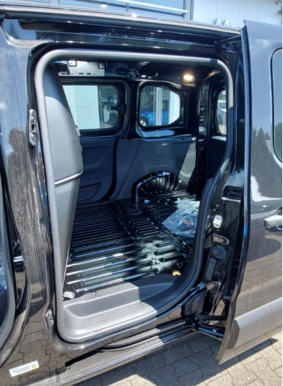 Opel Combo COMBO-E M 800 KG ELECTRIQUE 100 KW BATTERIE 51 KWH (NEW MODEL)