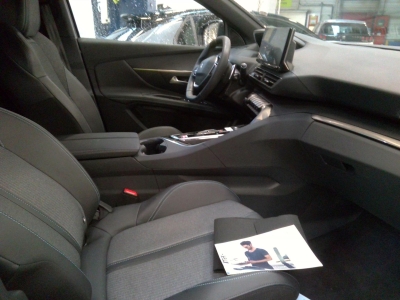 Peugeot 3008 Hybrid 180 e-EAT8 Allure Pack