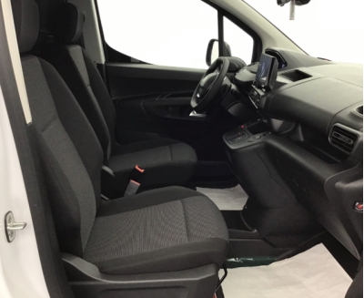 Peugeot Partner PARTNER STANDARD 130 BLUEHDI LIGHT 650 KG EAT8