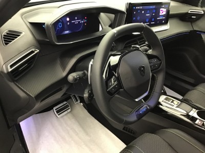 Peugeot 2008 GT HYBRID 136 e-DSC6