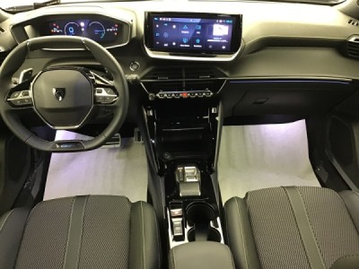 Peugeot 2008 GT HYBRID 136 e-DSC6