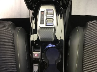 Peugeot 2008 GT HYBRID 136 e-DSC6