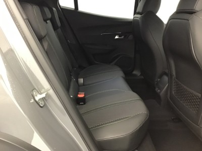 Peugeot 2008 GT HYBRID 136 e-DSC6