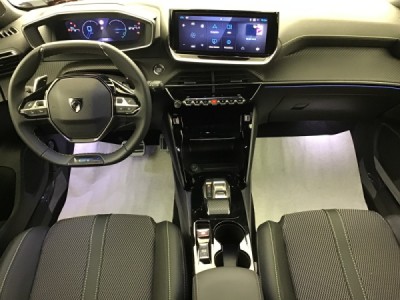 Peugeot 2008 GT HYBRID 136 e-DSC6