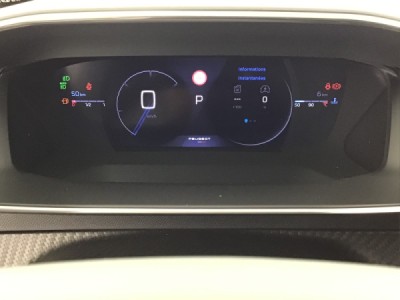 Peugeot 2008 GT HYBRID 136 e-DSC6