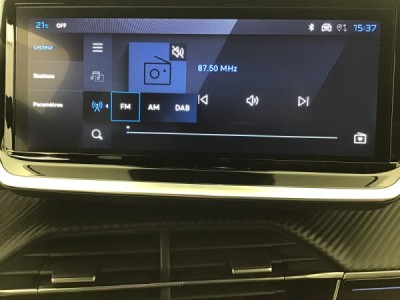 Peugeot 2008 GT HYBRID 136 e-DSC6