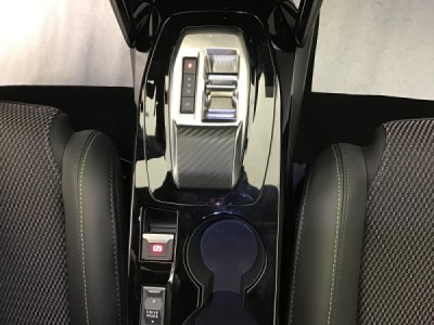 Peugeot 2008 GT HYBRID 136 e-DSC6