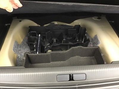 Peugeot 2008 GT HYBRID 136 e-DSC6