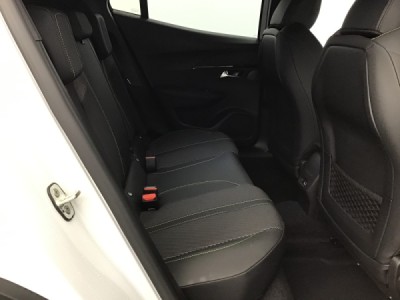 Peugeot 2008 GT HYBRID 136 e-DSC6