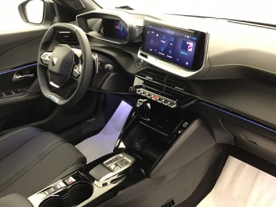 Peugeot 2008 GT HYBRID 136 e-DSC6