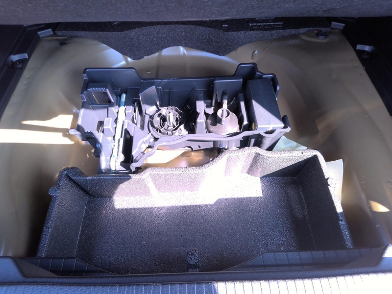 Peugeot 2008 Hybrid 145 e-DCS6 Allure