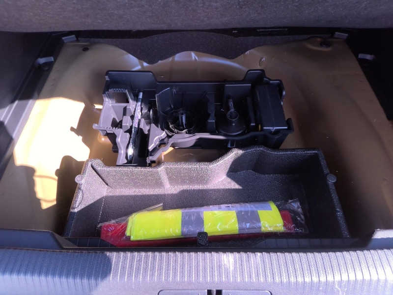 Peugeot 2008 Hybrid 145 e-DCS6 Allure