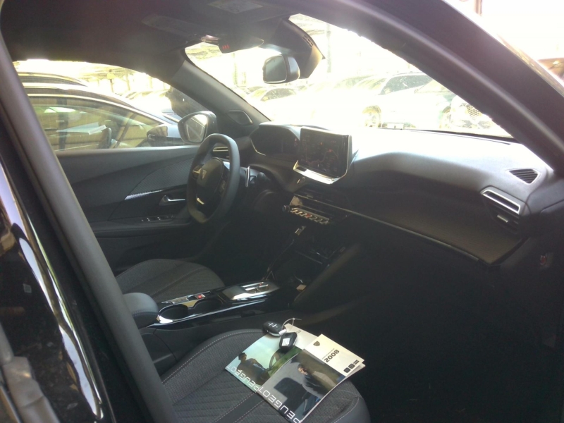 Peugeot 2008 Hybrid 145 e-DCS6 Allure
