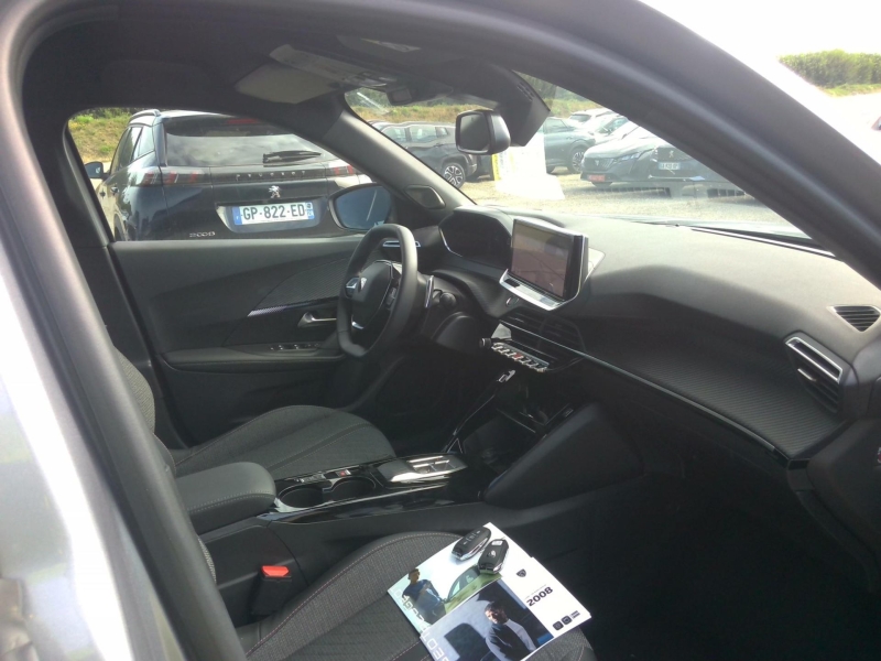 Peugeot 2008 Hybrid 145 e-DCS6 Allure