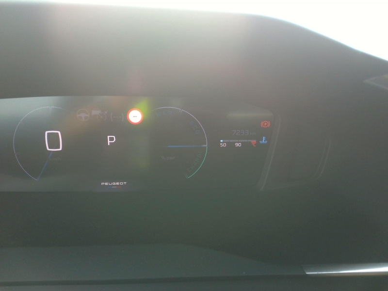 Peugeot 2008 Hybrid 145 e-DCS6 Allure