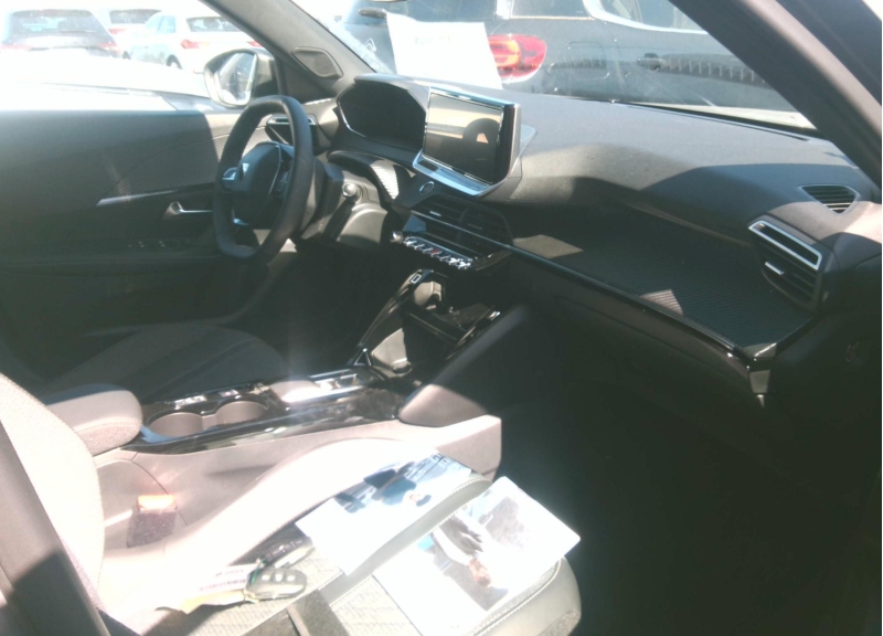 Peugeot e-2008 54 kWh 156 ch Allure - 5P