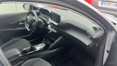 Peugeot e-208 50 kWh 136ch Like