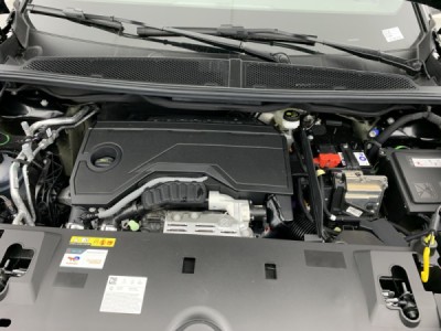 Peugeot 5008 Hybrid 145 e-DCS6 GT