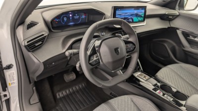 Peugeot 2008 Hybrid 136 e-DCS6 Allure