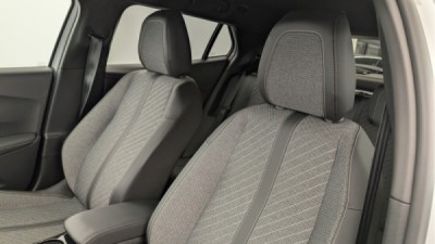 Peugeot 2008 Hybrid 136 e-DCS6 Allure