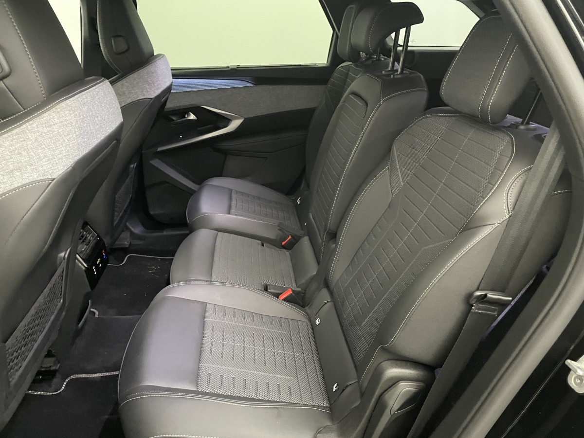 Peugeot 5008 9