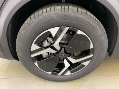 Peugeot 2008 Hybrid 145 e-DCS6 GT