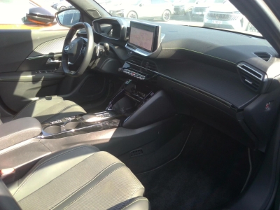 Peugeot 2008 Hybrid 136 e-DCS6 GT