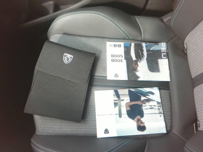 Peugeot 3008 Hybrid 180 e-EAT8 Allure Pack