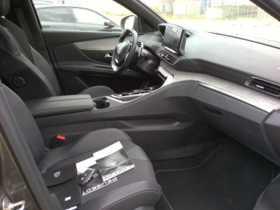 Peugeot 3008 Hybrid4 300 e-EAT8 GT