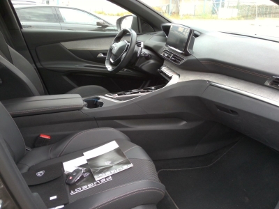 Peugeot 3008 Hybrid4 300 e-EAT8 GT