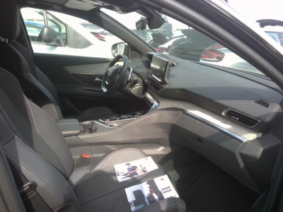 Peugeot 3008 Hybrid4 300 e-EAT8 GT