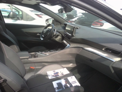 Peugeot 3008 Hybrid4 300 e-EAT8 GT