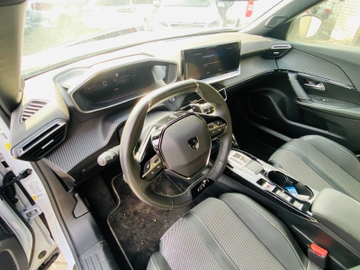 Peugeot 2008 PureTech 130 S&S EAT8 GT