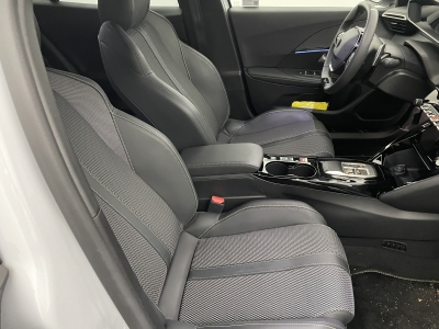 Peugeot 2008 NOUVEAU Hybrid 145 e-DCS6 GT