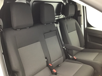 Opel Vivaro VAN TURBO D 145 BA-8