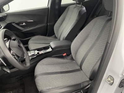 Peugeot 2008 NOUVEAU Hybrid 145 e-DCS6 Allure