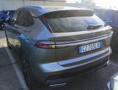 MG HS HS Luxury 170PS AT7