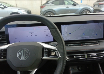 MG HS HS Luxury 170PS AT7