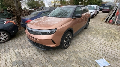 Opel Grandland 1.2 Turbo Hybrid 145 ch e-DCT6 GS