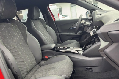 Peugeot 2008 Hybrid 145 e-DCS6 GT Exclusive